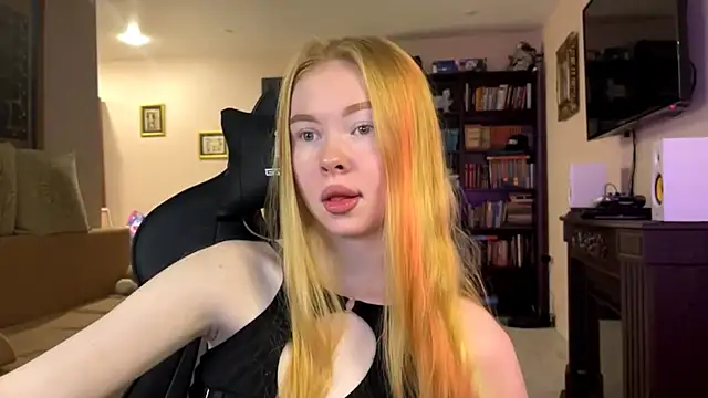 RaguelNicksons online show from 7, 11, 2025