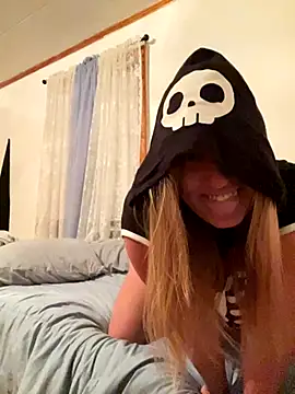 Snapshot of SugarMilkandHoney chatting on 24, 10, 2025 SugarMilkandHoney online show from 24, 10, 2025