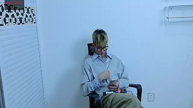 sexyboy-lele online show from 13, 10, 2025