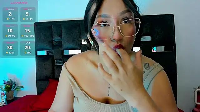 SussySunny  online show from 11, 11, 2025