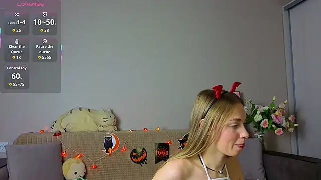 Snapshot of ElizaPurrr chatting on 24, 10, 2025 ElizaPurrr online show from 24, 10, 2025