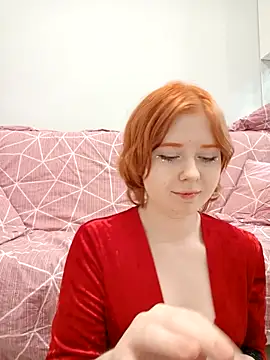 Snapshot of HoneyErica chatting on 18, 10, 2025 HoneyErica online show from 18, 10, 2025