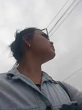 Snapshot of KimiAnal chatting on 22, 10, 2025 KimiAnal online show from 22, 10, 2025