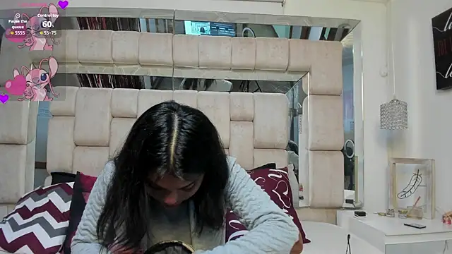 Snapshot of KimiAnal chatting on 6, 11, 2025 KimiAnal online show from 6, 11, 2025