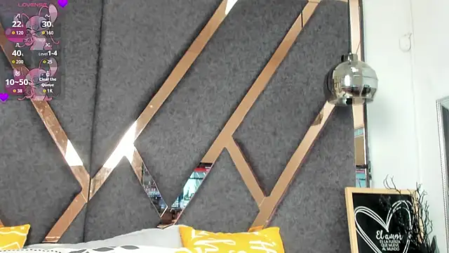 Snapshot of KimiAnal chatting on 24, 11, 2025 KimiAnal online show from 24, 11, 2025