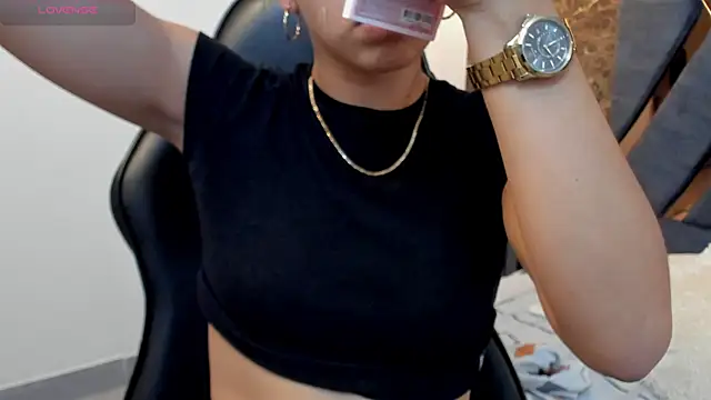 Vittoria Conti  online show from 16, 11, 2025