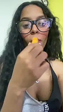 Snapshot of thepicis chatting on 27, 10, 2025 thepicis online show from 27, 10, 2025