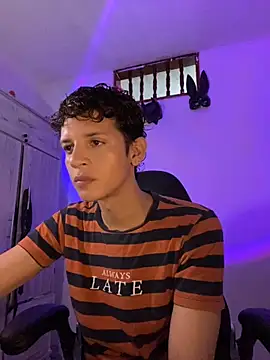 Snapshot of tylernova chatting on 10, 10, 2025 tylernova online show from 10, 10, 2025