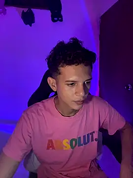 Snapshot of tylernova chatting on 19, 10, 2025 tylernova online show from 19, 10, 2025