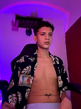 Snapshot of tylernova chatting on 22, 10, 2025 tylernova online show from 22, 10, 2025