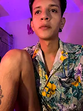 Snapshot of tylernova chatting on 25, 10, 2025 tylernova online show from 25, 10, 2025