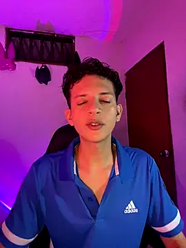 Snapshot of tylernova chatting on 29, 10, 2025 tylernova online show from 29, 10, 2025