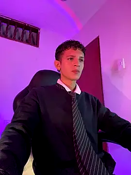 Snapshot of tylernova chatting on 6, 11, 2025 tylernova online show from 6, 11, 2025