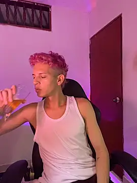 Snapshot of tylernova chatting on 11, 11, 2025 tylernova online show from 11, 11, 2025