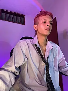 Snapshot of tylernova chatting on 13, 11, 2025 tylernova online show from 13, 11, 2025