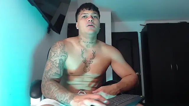 Snapshot of Boyhot_00 chatting on 10, 10, 2025 Boyhot 00 online show from 10, 10, 2025