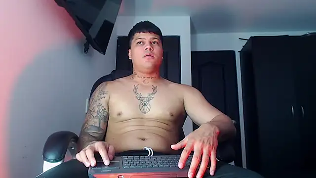 Snapshot of Boyhot_00 chatting on 13, 10, 2025 Boyhot 00 online show from 13, 10, 2025