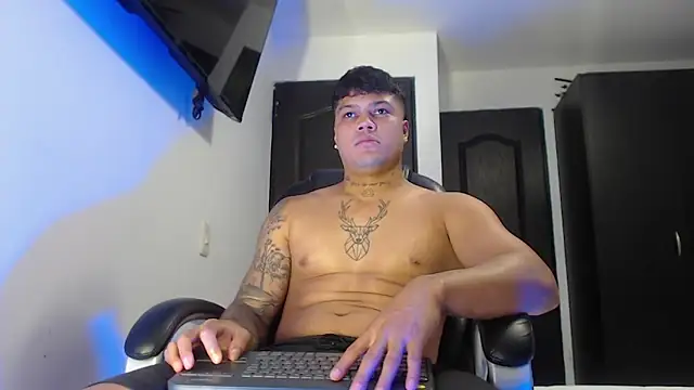 Snapshot of Boyhot_00 chatting on 18, 10, 2025 Boyhot 00 online show from 18, 10, 2025