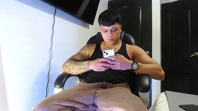 Boyhot 00 online show from 16, 12, 2025