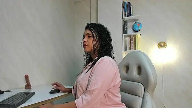 Snapshot of Barbbara_sweett chatting on 4, 11, 2025 Barbbara sweett online show from 4, 11, 2025