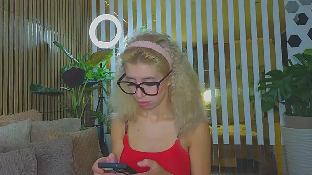 Violetttttta online show from 12, 10, 2025