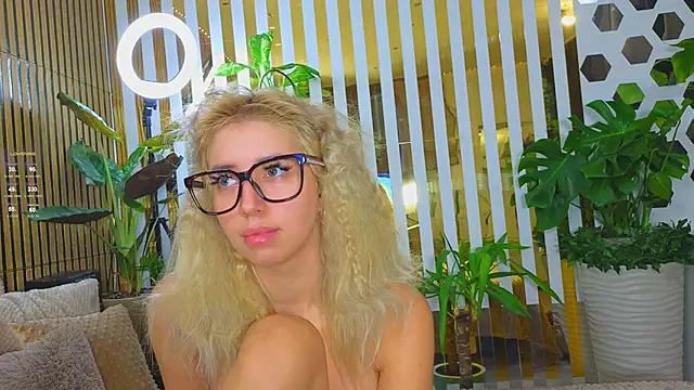 Violetttttta online show from 13, 10, 2025