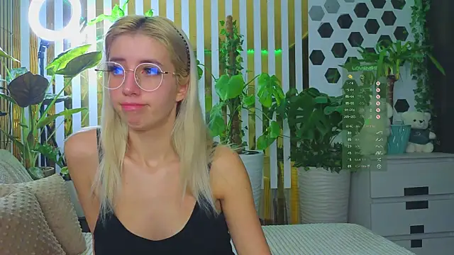 Violetttttta online show from 23, 10, 2025