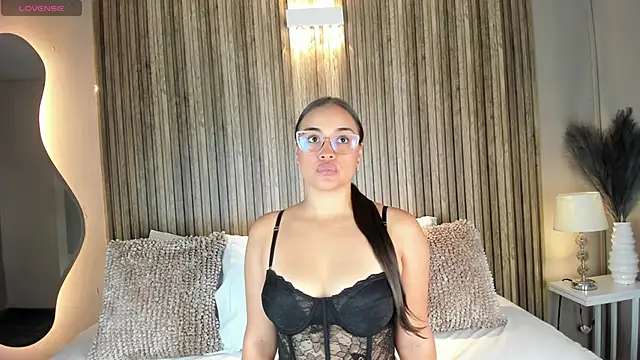 VanneCamiel online show from 5, 11, 2025