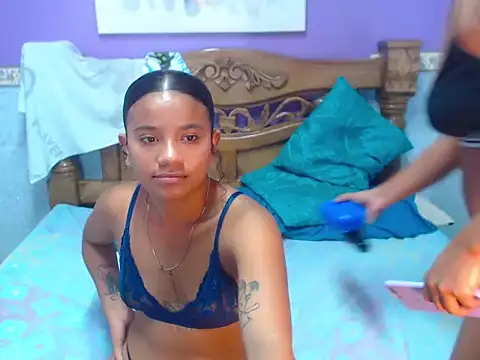 AmaliaAndAngely online show from 13, 11, 2025