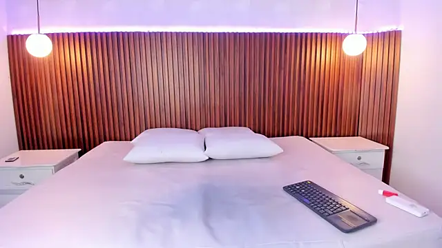 Snapshot of Foxy_Kylie chatting on 6, 11, 2025 Foxy Kylie online show from 6, 11, 2025