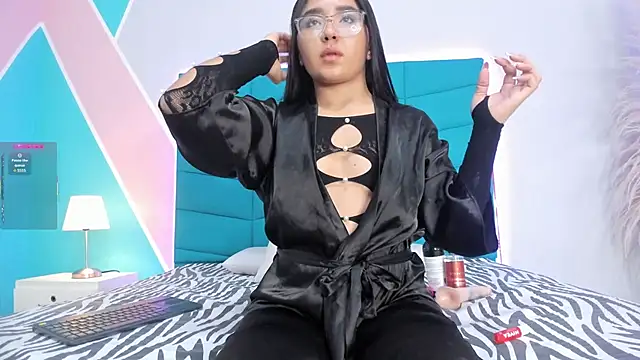 Snapshot of Foxy_Kylie chatting on 23, 11, 2025 Foxy Kylie online show from 23, 11, 2025