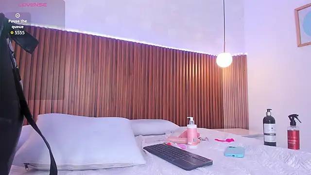 Snapshot of Foxy_Kylie chatting on 8, 3, 2026 Foxy Kylie online show from 8, 3, 2026