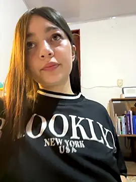 Snapshot of __Lorelain__ chatting on 12, 11, 2025 Lorelain online show from 12, 11, 2025