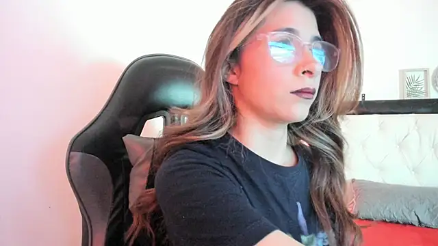 Sara Roades online show from 11, 11, 2025