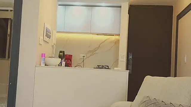 AbrilColls  online show from 4, 11, 2025