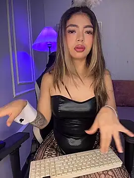 Snapshot of HoneyMollyX chatting on 18, 10, 2025 HoneyMollyX online show from 18, 10, 2025