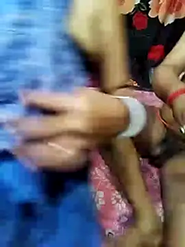 Snapshot of modhu82 chatting on 17, 11, 2025 modhu82 online show from 17, 11, 2025