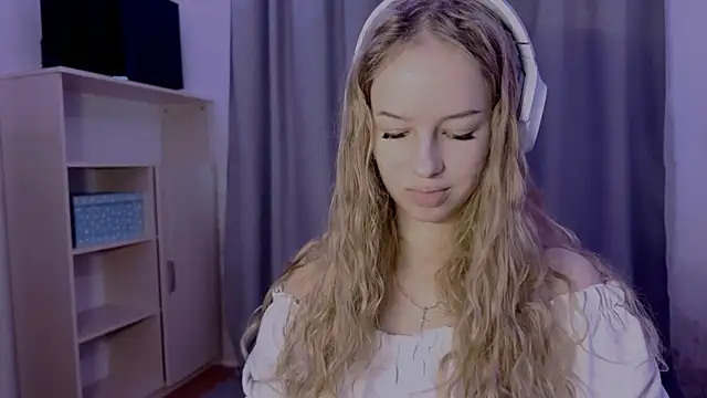 LunaCrave online show from 30, 10, 2025