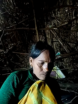 Snapshot of Cutsedi3 chatting on 22, 10, 2025 Cutsedi3 online show from 22, 10, 2025