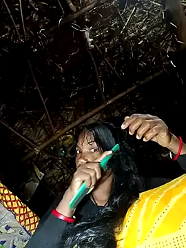 Snapshot of Cutsedi3 chatting on 4, 11, 2025 Cutsedi3 online show from 4, 11, 2025