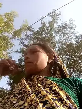 Snapshot of Cutsedi3 chatting on 11, 11, 2025 Cutsedi3 online show from 11, 11, 2025