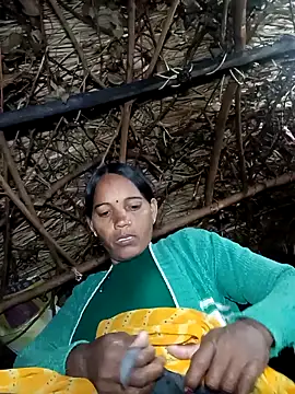 Snapshot of Cutsedi3 chatting on 20, 11, 2025 Cutsedi3 online show from 20, 11, 2025