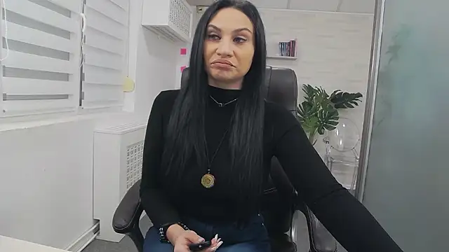 Snapshot of YaraXCox chatting on 8, 2, 2026 YaraXCox online show from 8, 2, 2026