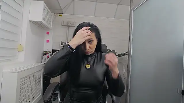 Snapshot of YaraXCox chatting on 10, 2, 2026 YaraXCox online show from 10, 2, 2026