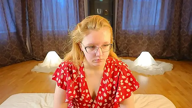 Snapshot of AlinaAldrete chatting on 2, 11, 2025 AlinaAldrete online show from 2, 11, 2025