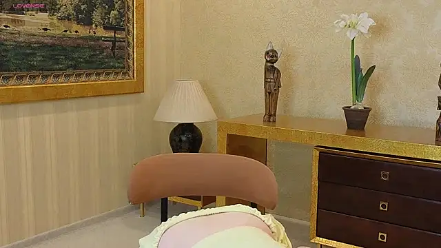 Snapshot of AlinaAldrete chatting on 23, 11, 2025 AlinaAldrete online show from 23, 11, 2025