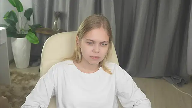 BriannaDense online show from 10, 10, 2025