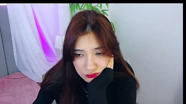 Snapshot of ArielLoove chatting on 15, 11, 2025 ArielLoove online show from 15, 11, 2025