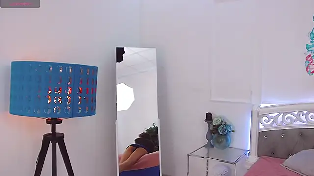 Snapshot of ArielLoove chatting on 22, 11, 2025 ArielLoove online show from 22, 11, 2025