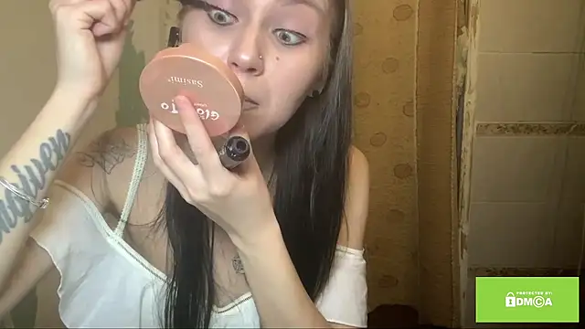 Snapshot of ArianeBhayani chatting on 13, 11, 2025 ArianeBhayani online show from 13, 11, 2025